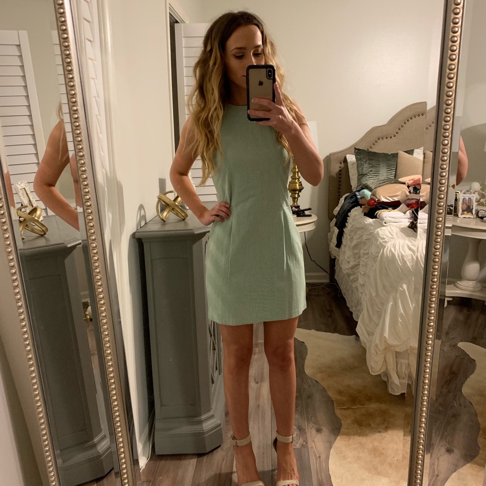 Elegant Mint Green Sleeveless Dress